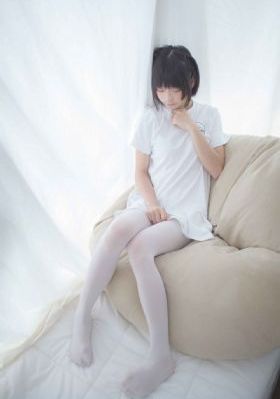 男人吃奶摸下弄进去好爽_高清高清完整版播放